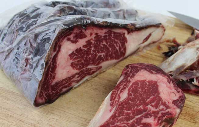 UMAi Dry-Age-Bags-for-Steak